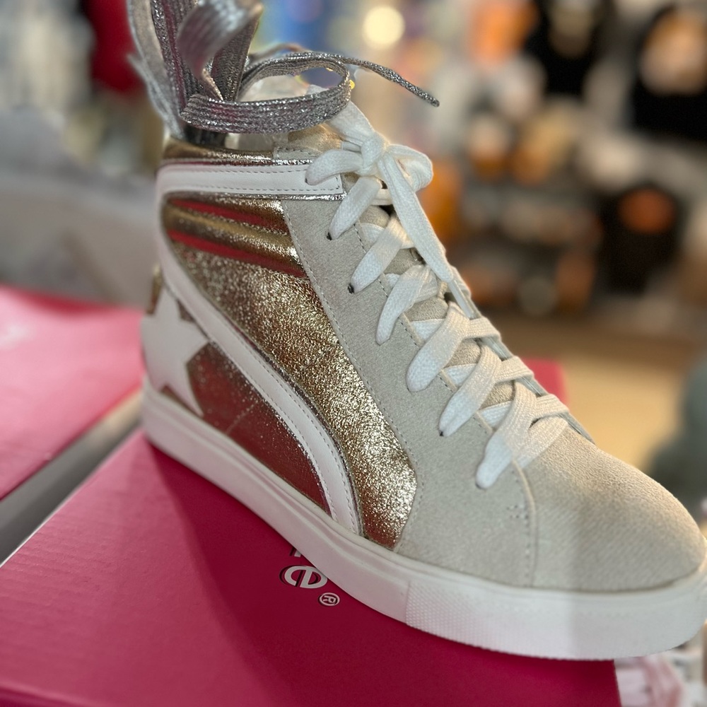 Star Sneakers NEW with box